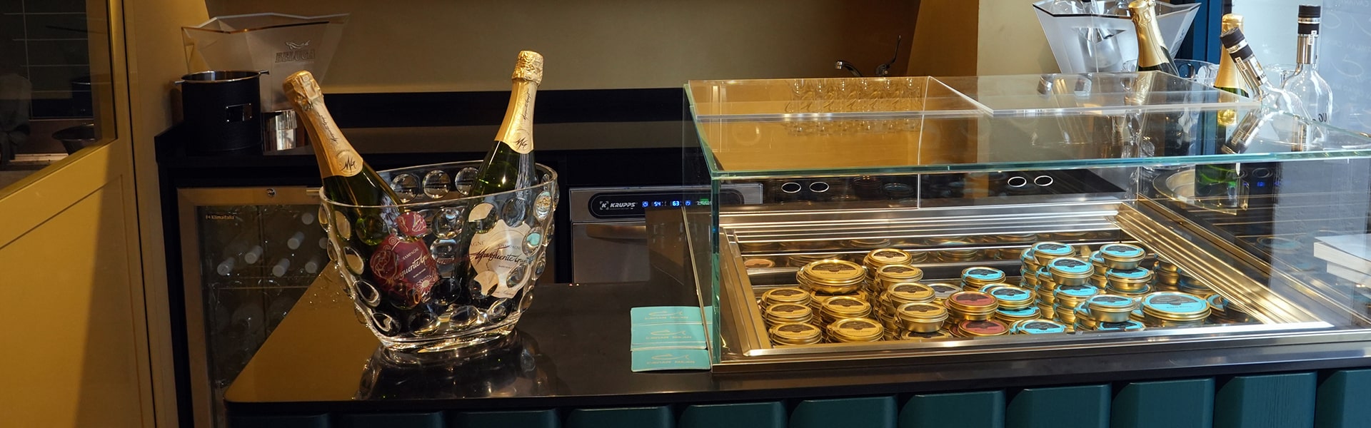 Interno Negozio Caviar Milan